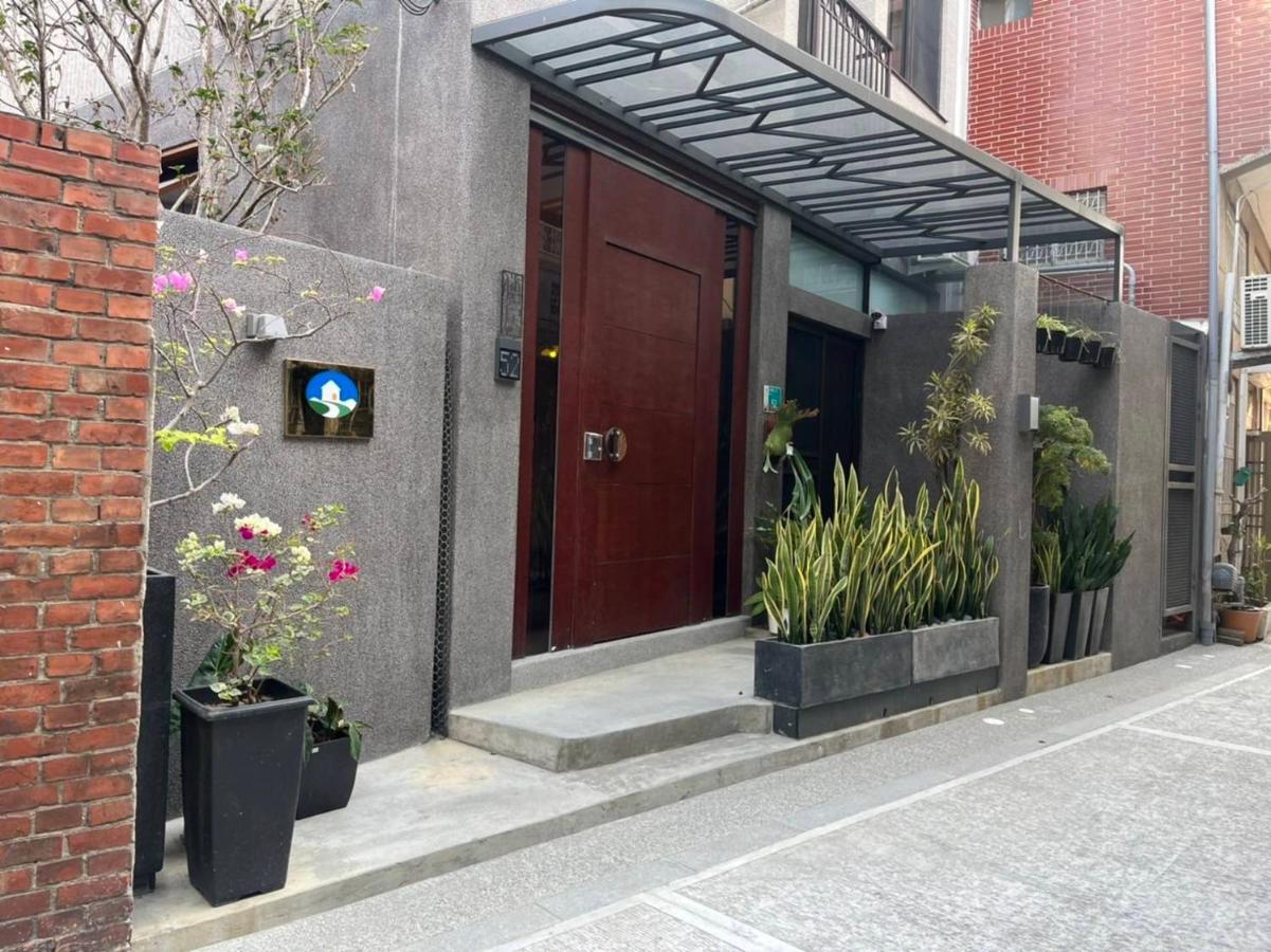 Fu'S House 52 Hotel Tainan Bagian luar foto